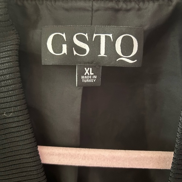 GSTQ Women's Black Cape Jacket - Picture 2 of 10